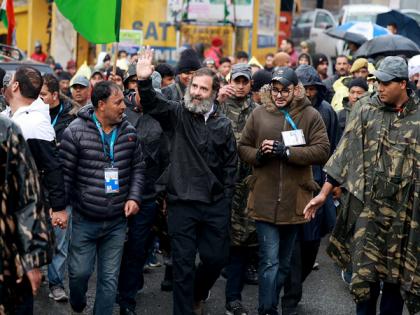 Rahul Gandhi visits Pulwama, pays homage to bravehearts of terror attack | Rahul Gandhi visits Pulwama, pays homage to bravehearts of terror attack