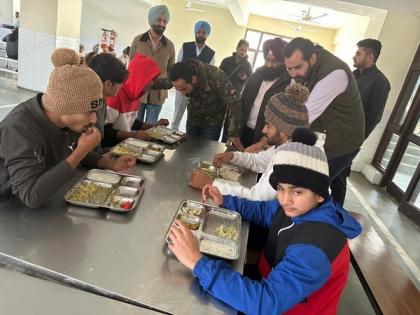 Punjab minister conducts surprise food inspection in sports institute | Punjab minister conducts surprise food inspection in sports institute