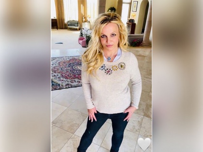 Britney Spears asks fans to respect her privacy after police called to her house | Britney Spears asks fans to respect her privacy after police called to her house