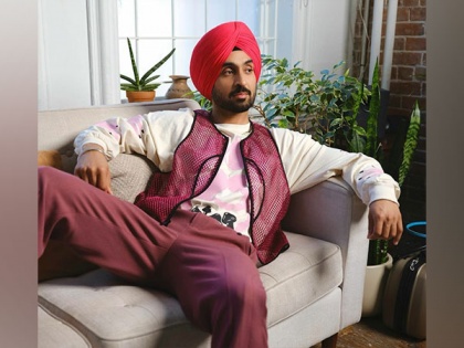Diljit Dosanjh to add his comic touch to 'The Crew', co-star Kareena calls it 'best news' | Diljit Dosanjh to add his comic touch to 'The Crew', co-star Kareena calls it 'best news'
