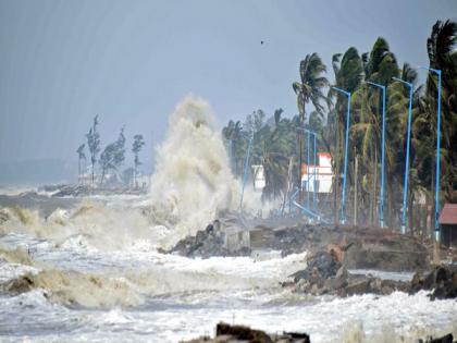 IMD warns for stormy winds in coastal regions of Tamil Nadu, Puducherry ; asks fishermen not to venture into seas | IMD warns for stormy winds in coastal regions of Tamil Nadu, Puducherry ; asks fishermen not to venture into seas