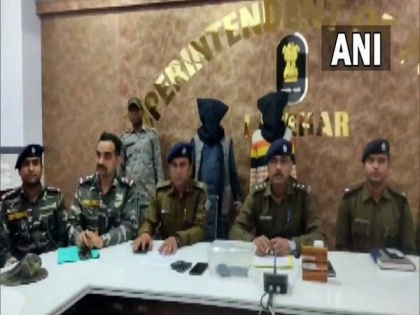 Jharkhand: Police arrest 2 PLFI Naxals; pamphlets, arms, mobile phones recovered | Jharkhand: Police arrest 2 PLFI Naxals; pamphlets, arms, mobile phones recovered