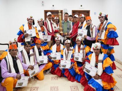 CM Dhammi announces Rs 50,000 to each Uttarakhand tableau artist for winning 1st prize in Republic Day parade | CM Dhammi announces Rs 50,000 to each Uttarakhand tableau artist for winning 1st prize in Republic Day parade