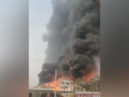 Godown gutted in massive fire in Hyderabad's Chikadpally | Godown gutted in massive fire in Hyderabad's Chikadpally