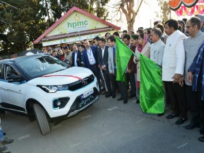 'Green State': Himachal CM Sukhu flags off 11 electric vehicles for Transport dept | 'Green State': Himachal CM Sukhu flags off 11 electric vehicles for Transport dept