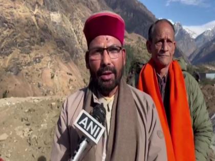 Joshimath: High Power Committee member takes stock of pre-fabricated huts in Dhak village | Joshimath: High Power Committee member takes stock of pre-fabricated huts in Dhak village