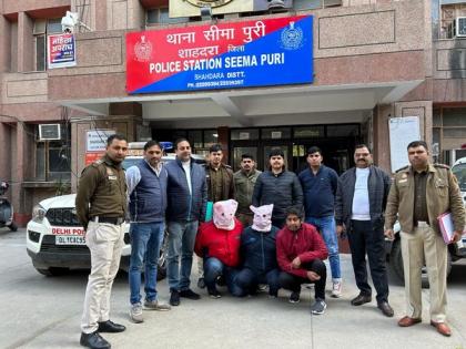 Delhi Police busts honey trap racket, 4 including woman held | Delhi Police busts honey trap racket, 4 including woman held