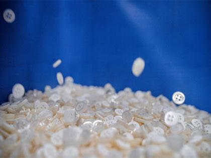 Recycled plastic collected by waste pickers turned into 152 million buttons - catalysing inclusive circularity | Recycled plastic collected by waste pickers turned into 152 million buttons - catalysing inclusive circularity