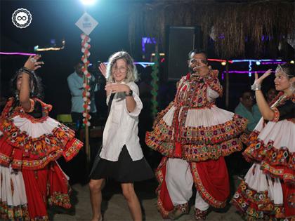 'Garba on Beach' hosted at the renowned Arambol Beach, Goa, by the Ojasvi Foundation, attracts massive traction from tourists | 'Garba on Beach' hosted at the renowned Arambol Beach, Goa, by the Ojasvi Foundation, attracts massive traction from tourists