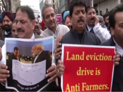 Jammu: Congress workers hold protests over Adani row, demands Joint Parliamentary Committee to probe matter | Jammu: Congress workers hold protests over Adani row, demands Joint Parliamentary Committee to probe matter