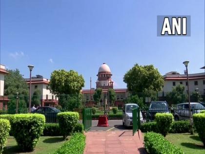 SC notice to Delhi LG on AAP's plea challenging decision to allow aldermen vote in MCD mayor polls | SC notice to Delhi LG on AAP's plea challenging decision to allow aldermen vote in MCD mayor polls SC notice to Delhi LG on AAP's plea challenging decision to allow aldermen vote in MCD mayor polls | SC notice to Delhi LG on AAP's plea challenging decision to allow aldermen vote in MCD mayor polls