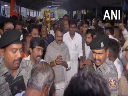 MoS L Murugan, BJP leader Annamalai arrives at Chennai airport from Sri Lanka | MoS L Murugan, BJP leader Annamalai arrives at Chennai airport from Sri Lanka
