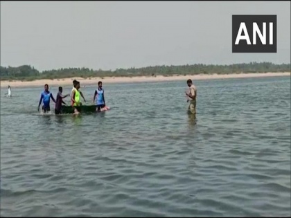 Tamil Nadu: Four school girls drowned in Kaveri river during excursion trip | Tamil Nadu: Four school girls drowned in Kaveri river during excursion trip