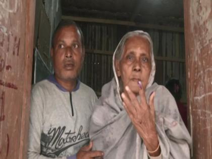 Tripura Elections 2023: Central forces help 85-yr-old woman cast vote | Tripura Elections 2023: Central forces help 85-yr-old woman cast vote