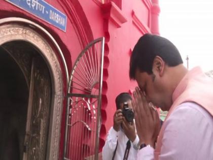 Former CM Biplab Kumar visits temple, seeks blessings ahead of casting his vote | Former CM Biplab Kumar visits temple, seeks blessings ahead of casting his vote