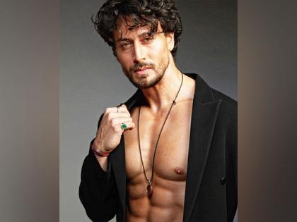 Struggle is real: Tiger Shroff drops workout video | Struggle is real: Tiger Shroff drops workout video Struggle is real: Tiger Shroff drops workout video | Struggle is real: Tiger Shroff drops workout video