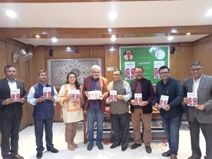 Tahir Gora's novel "Al-Bakistan" launched in Delhi | Tahir Gora's novel "Al-Bakistan" launched in Delhi