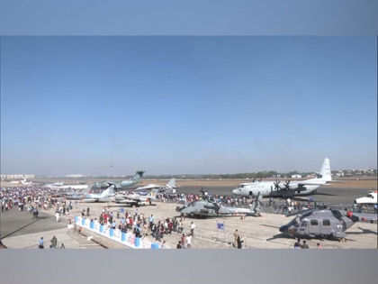 Huge crowds gather to watch Aero India show on last day in Bengaluru | Huge crowds gather to watch Aero India show on last day in Bengaluru