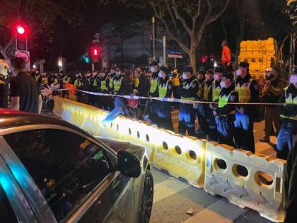 Elderly in China protest against cut in medical benefits | Elderly in China protest against cut in medical benefits