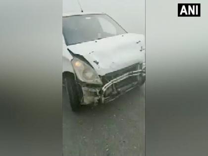 UP: 1 injured as cars pile up due to fog on Delhi-Meerut e-way, 2 killed in separate accident | UP: 1 injured as cars pile up due to fog on Delhi-Meerut e-way, 2 killed in separate accident