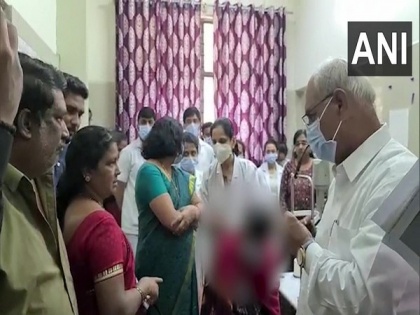 Man throws acid on minor girl in Karnataka's Ramanagara, held | Man throws acid on minor girl in Karnataka's Ramanagara, held