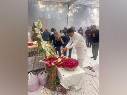 Union health minister Mandaviya pays tribute to former Governor of Gujarat OP Kohli | Union health minister Mandaviya pays tribute to former Governor of Gujarat OP Kohli Union health minister Mandaviya pays tribute to former Governor of Gujarat OP Kohli | Union health minister Mandaviya pays tribute to former Governor of Gujarat OP Kohli