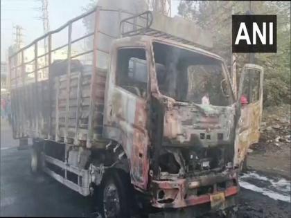 Telangana: Truck carrying transformer oil catches fire on Mumbai Highway; no casualties | Telangana: Truck carrying transformer oil catches fire on Mumbai Highway; no casualties