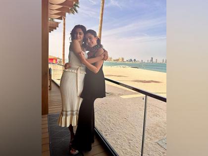 Sara Ali Khan and Ananya Panday vibe together in Qatar, see pics | Sara Ali Khan and Ananya Panday vibe together in Qatar, see pics