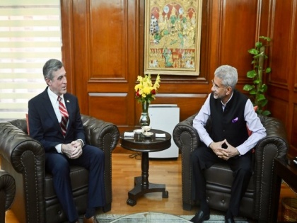 Jaishankar meets US' Delaware Governor John Carney in New Delhi | Jaishankar meets US' Delaware Governor John Carney in New Delhi