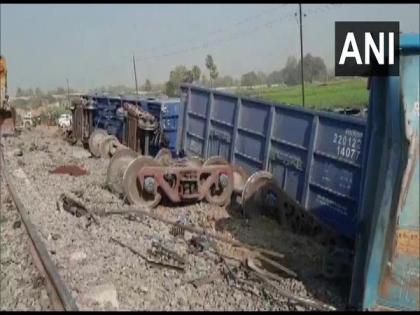 13 wagons of goods train derail in Bihar's Dehri | 13 wagons of goods train derail in Bihar's Dehri