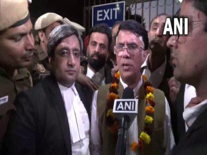 Pawan Khera gets interim bail from Delhi court, Congress terms his arrest 'arbitrary, dictatorial' | Pawan Khera gets interim bail from Delhi court, Congress terms his arrest 'arbitrary, dictatorial'