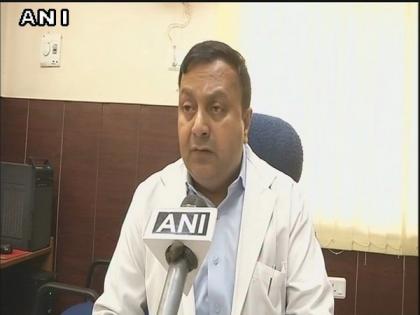 Bihar: IGIMS Patna doctors retrieve mobile phone from prisoner's stomach | Bihar: IGIMS Patna doctors retrieve mobile phone from prisoner's stomach