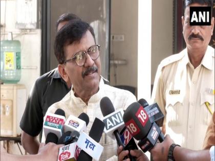 Confer Bharat Ratna on Veer Savarkar, says Sanjay Raut | Confer Bharat Ratna on Veer Savarkar, says Sanjay Raut