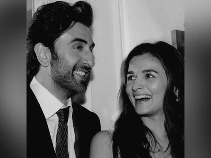 Ranbir Kapoor turns photographer for his "Best actor" wife Alia Bhatt | Ranbir Kapoor turns photographer for his "Best actor" wife Alia Bhatt