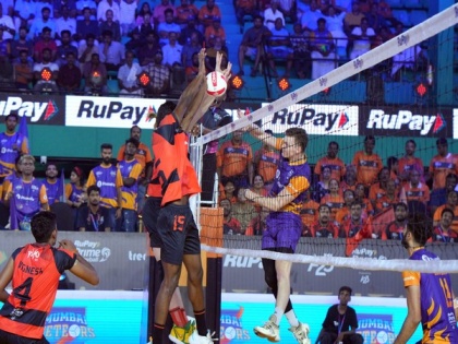 PVL: Mumbai Meteors remain in hunt for playoffs with win over Hyderabad Black Hawks | PVL: Mumbai Meteors remain in hunt for playoffs with win over Hyderabad Black Hawks