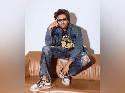 "My First..": Kartik Aaryan expresses gratitude after receiving Best Actor Award for 'Bhool Bhulaiyaa 2' | "My First..": Kartik Aaryan expresses gratitude after receiving Best Actor Award for 'Bhool Bhulaiyaa 2' "My First..": Kartik Aaryan expresses gratitude after receiving Best Actor Award for 'Bhool Bhulaiyaa 2' | "My First..": Kartik Aaryan expresses gratitude after receiving Best Actor Award for 'Bhool Bhulaiyaa 2'