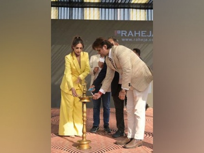 Malaika Arora graces the Inauguration Ceremony of Raheja Developer's 'World of Plots' Event | Malaika Arora graces the Inauguration Ceremony of Raheja Developer's 'World of Plots' Event