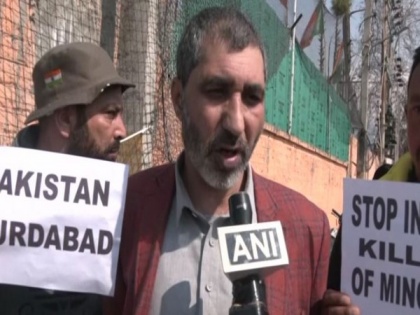 J-K: Scores participate in Dogra Front's protest against killing of Kashmiri Pandit in Pulwama | J-K: Scores participate in Dogra Front's protest against killing of Kashmiri Pandit in Pulwama