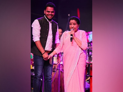A sold-out soulful evening with Asha Bhosle at Morya Entertainment's Concert | A sold-out soulful evening with Asha Bhosle at Morya Entertainment's Concert