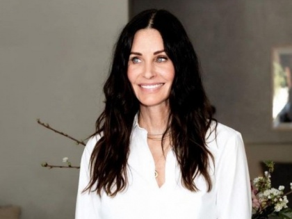 Courtney Cox reacts to Prince Harry's wild claim in his book 'Spare' | Courtney Cox reacts to Prince Harry's wild claim in his book 'Spare'