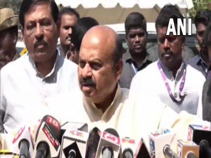 Bommai govt relents, announces 17 pc salary hike to employees who have gone on indefinite strike | Bommai govt relents, announces 17 pc salary hike to employees who have gone on indefinite strike Bommai govt relents, announces 17 pc salary hike to employees who have gone on indefinite strike | Bommai govt relents, announces 17 pc salary hike to employees who have gone on indefinite strike