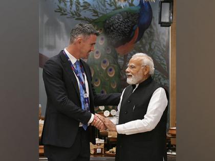 Kevin Pietersen meets PM Narendra Modi | Kevin Pietersen meets PM Narendra Modi