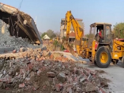 Rajasthan: Illegal portions of suspended ASP's farmhouse removed | Rajasthan: Illegal portions of suspended ASP's farmhouse removed