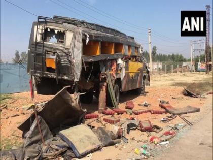 Haryana: 7 killed, 4 injured as truck rams into bus on Yamuna Nagar-Panchkula highway | Haryana: 7 killed, 4 injured as truck rams into bus on Yamuna Nagar-Panchkula highway Haryana: 7 killed, 4 injured as truck rams into bus on Yamuna Nagar-Panchkula highway | Haryana: 7 killed, 4 injured as truck rams into bus on Yamuna Nagar-Panchkula highway