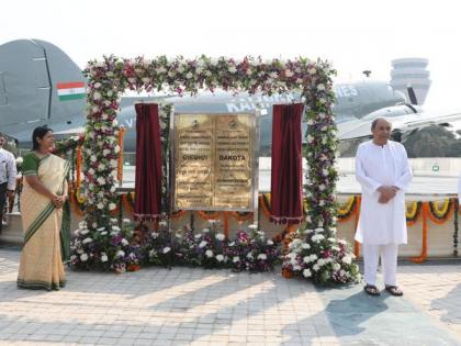 Odisha CM Naveen Patnaik unveils Biju Patnaik's 'Dakota' aircraft for public viewing in Bhubaneswar | Odisha CM Naveen Patnaik unveils Biju Patnaik's 'Dakota' aircraft for public viewing in Bhubaneswar