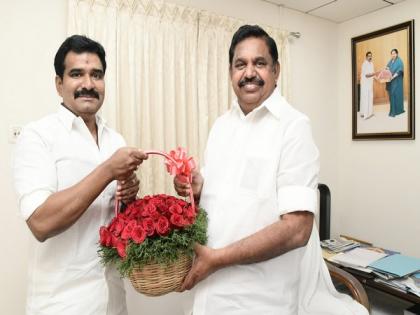 Tamil Nadu BJP IT chief CTR Nirmal Kumar leaves party, joins AIADMK | Tamil Nadu BJP IT chief CTR Nirmal Kumar leaves party, joins AIADMK