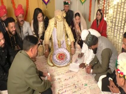 Message of religious harmony: Muslim couple married at Hindu temple premises in Shimla | Message of religious harmony: Muslim couple married at Hindu temple premises in Shimla Message of religious harmony: Muslim couple married at Hindu temple premises in Shimla | Message of religious harmony: Muslim couple married at Hindu temple premises in Shimla