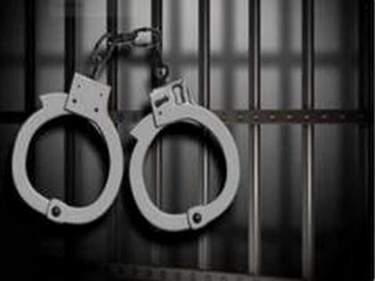 New Delhi: Kashmiri student attacked with sharp object by auto-driver after argument over fare | New Delhi: Kashmiri student attacked with sharp object by auto-driver after argument over fare New Delhi: Kashmiri student attacked with sharp object by auto-driver after argument over fare | New Delhi: Kashmiri student attacked with sharp object by auto-driver after argument over fare