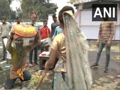 Tej Pratap Yadav celebrates Lathmar Holi at Patna residence | Tej Pratap Yadav celebrates Lathmar Holi at Patna residence