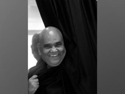 Bollywood celebs mourn actor-director Satish Kaushik's demise | Bollywood celebs mourn actor-director Satish Kaushik's demise Bollywood celebs mourn actor-director Satish Kaushik's demise | Bollywood celebs mourn actor-director Satish Kaushik's demise